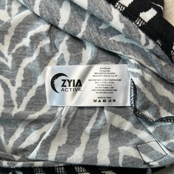 ZYIA Active Womens‎ Safari Tank Top Zebra Print Black White Size XXL - Picture 5 of 7